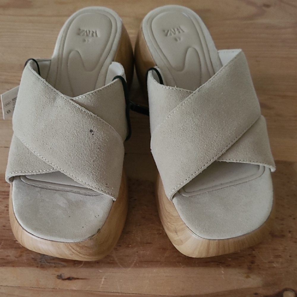 NWT Zara Women's Boho Taupe Suede Chunky Wood Mules - Bundle Discount - Picture 2 of 6
